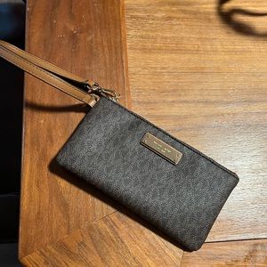 Michael Kors wristlet